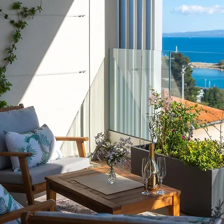 Hektor With Sea View Terrace And Garage * Σπλιτ